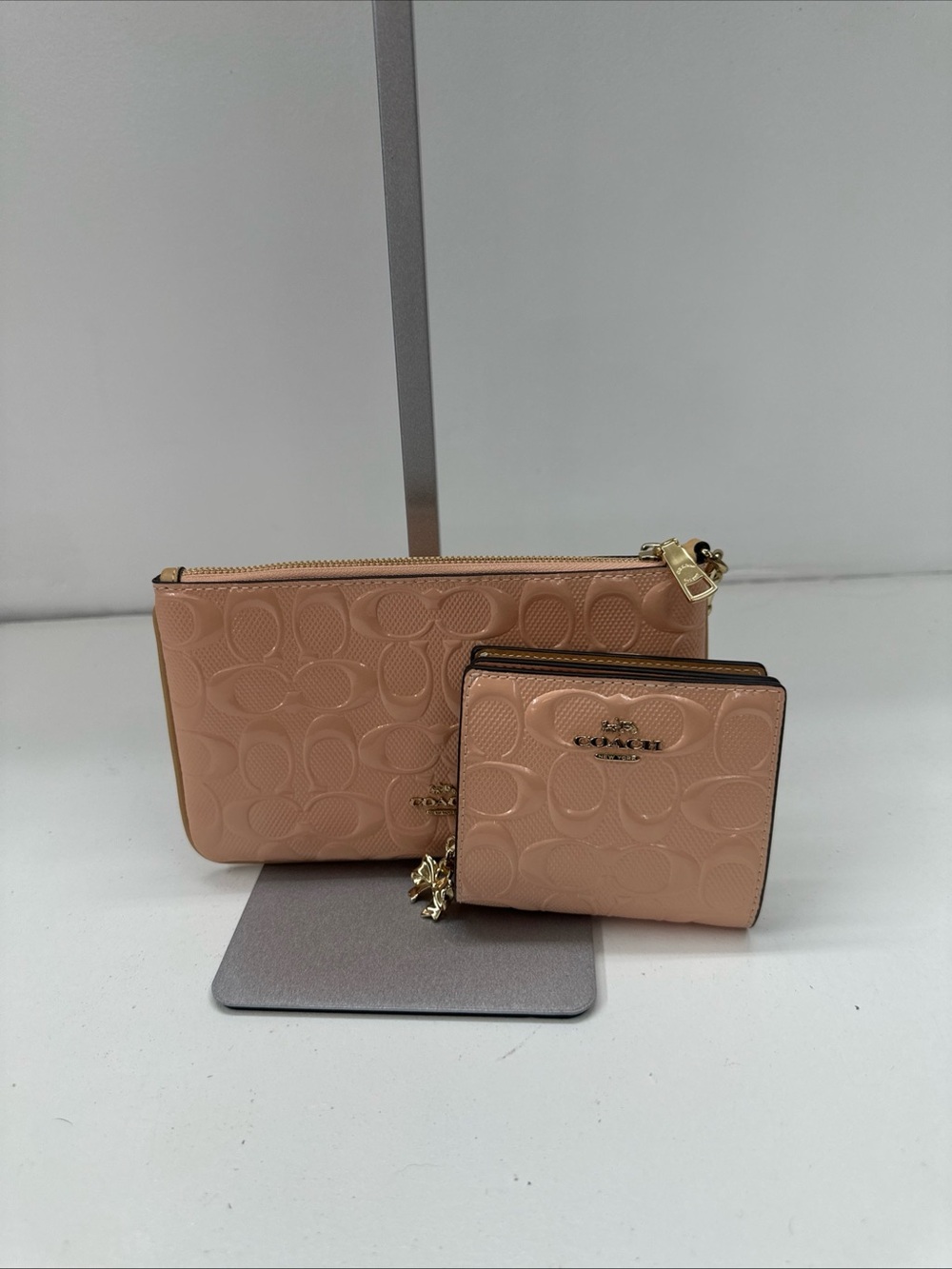 Coach Ashton Wristlet&Wallet Embossed Signature Patent Clutch Wallet Faded Blush